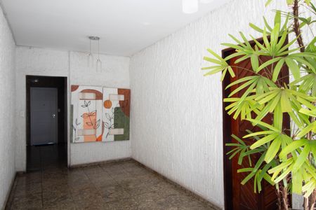 Apartamento à venda com 110m², 2 quartos e 1 vaga Apartamento à venda com 110m², 2 quartos e 1 vagaHall social