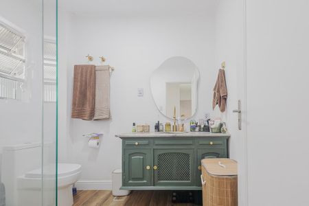 Apartamento para alugar com 76m², 2 quartos e sem vagaBanheiro