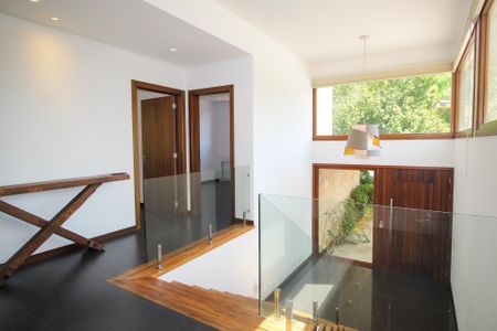 Casa de condomínio à venda com 496m², 5 quartos e 4 vagas Casa de condomínio à venda com 496m², 5 quartos e 4 vagasHall de entrada