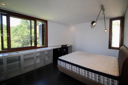 Casa de condomínio à venda com 496m², 5 quartos e 4 vagas Casa de condomínio à venda com 496m², 5 quartos e 4 vagasSuíte 2