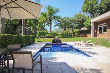 Casa de condomínio à venda com 496m², 5 quartos e 4 vagas Casa de condomínio à venda com 496m², 5 quartos e 4 vagasÁrea comum - Piscina