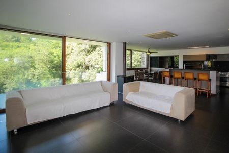 Sala de casa de condomínio à venda com 5 quartos, 496m² em Partenon, Porto Alegre