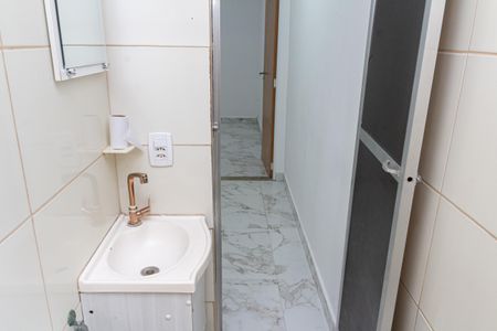 Casa para alugar com 55m², 2 quartos e 1 vaga Casa para alugar com 55m², 2 quartos e 1 vagaBanheiro