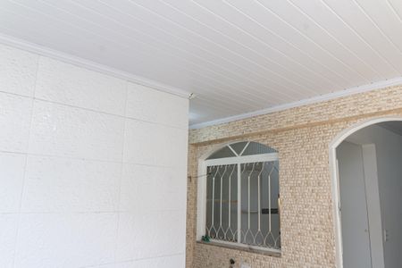 Casa para alugar com 55m², 2 quartos e 1 vaga Casa para alugar com 55m², 2 quartos e 1 vagaVaranda