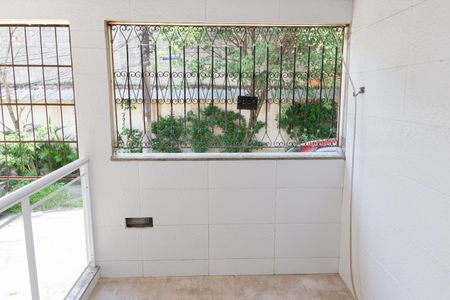 Casa para alugar com 55m², 2 quartos e 1 vaga Casa para alugar com 55m², 2 quartos e 1 vagaVaranda