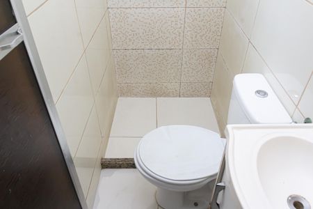 Casa para alugar com 55m², 2 quartos e 1 vaga Casa para alugar com 55m², 2 quartos e 1 vagaBanheiro