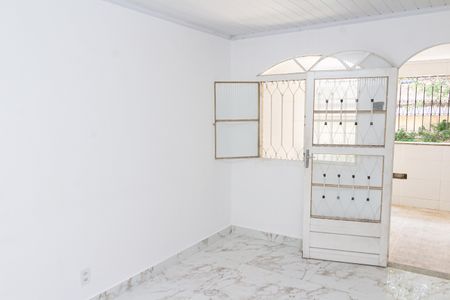 Sala de casa para alugar com 2 quartos, 55m² em Inhoaíba, Rio de Janeiro