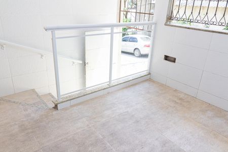 Casa para alugar com 55m², 2 quartos e 1 vaga Casa para alugar com 55m², 2 quartos e 1 vagaVaranda