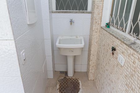 Casa para alugar com 55m², 2 quartos e 1 vaga Casa para alugar com 55m², 2 quartos e 1 vagaÁrea de Serviço