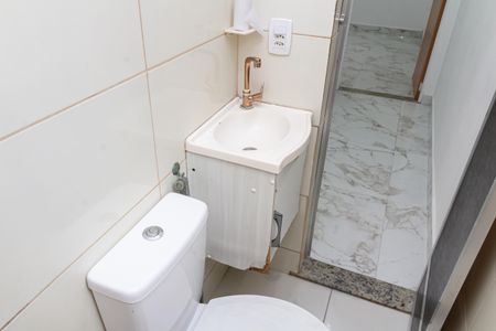 Casa para alugar com 55m², 2 quartos e 1 vaga Casa para alugar com 55m², 2 quartos e 1 vagaBanheiro