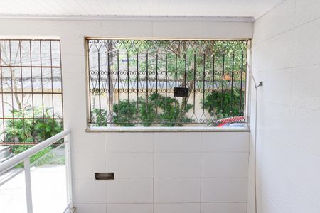 Casa para alugar com 55m², 2 quartos e 1 vaga Casa para alugar com 55m², 2 quartos e 1 vagaVaranda