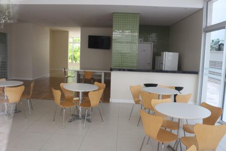 Apartamento para alugar com 75m², 2 quartos e 2 vagasÁrea comum - Salão de festas
