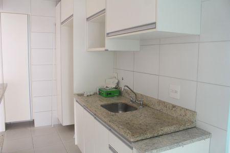 Apartamento para alugar com 75m², 2 quartos e 2 vagasCozinha