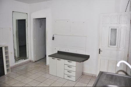Detalhe - Cozinha e Sala de casa para alugar com 1 quarto, 40m² em Vila Pirituba, São Paulo