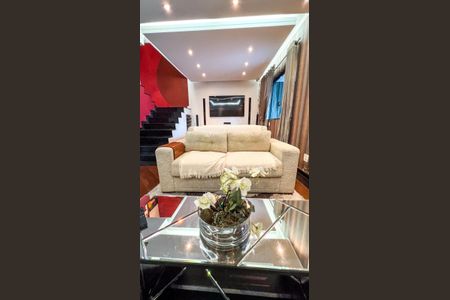 Casa à venda com 324m², 4 quartos e 4 vagasSala