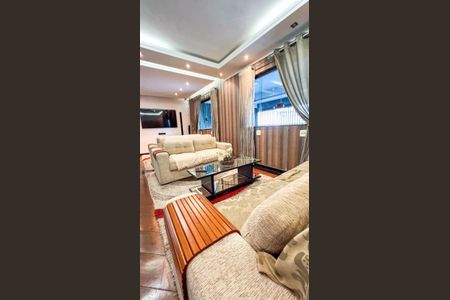 Casa à venda com 324m², 4 quartos e 4 vagasSala