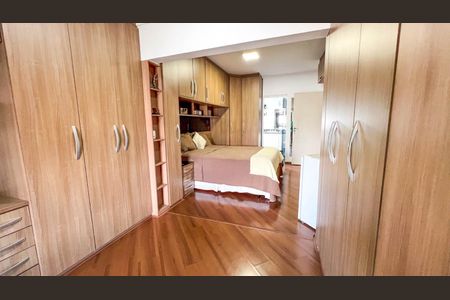 Casa à venda com 324m², 4 quartos e 4 vagasQuarto