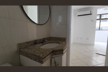 Apartamento à venda com 82m², 3 quartos e 2 vagas Apartamento à venda com 82m², 3 quartos e 2 vagasBanheiro da Suíte