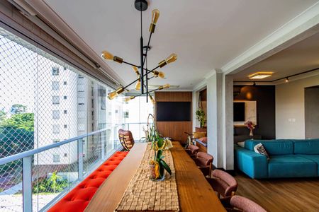 Apartamento à venda com 134m², 3 quartos e 2 vagas Apartamento à venda com 134m², 3 quartos e 2 vagasSala