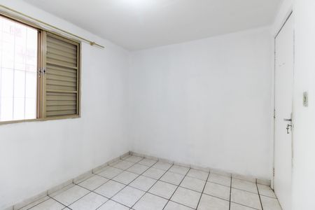 Quarto 2 de apartamento para alugar com 2 quartos, 42m² em Conjunto Habitacional Inácio Monteiro, São Paulo
