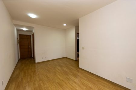 Sala de apartamento para alugar com 2 quartos, 68m² em Vila Creti, Barueri
