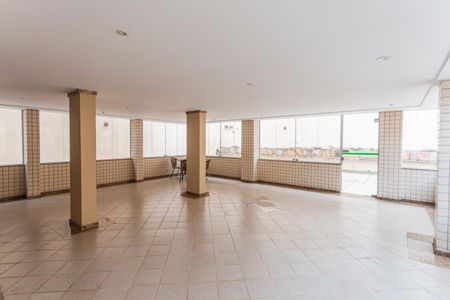 Apartamento à venda com 110m², 3 quartos e 2 vagas Apartamento à venda com 110m², 3 quartos e 2 vagasÁrea comum - Salão de festas