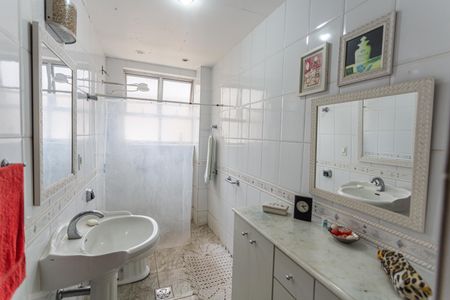 Apartamento à venda com 110m², 3 quartos e 2 vagas Apartamento à venda com 110m², 3 quartos e 2 vagasBanheiro Social