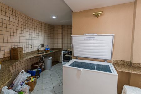 Apartamento à venda com 110m², 3 quartos e 2 vagas Apartamento à venda com 110m², 3 quartos e 2 vagasÁrea comum - Cozinha do Salão de festas