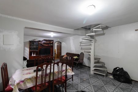 Casa à venda com 120m², 4 quartos e 2 vagas Casa à venda com 120m², 4 quartos e 2 vagasSala