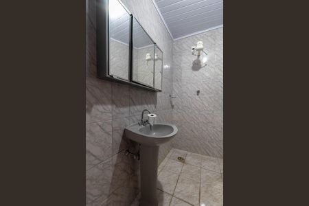 Casa à venda com 120m², 4 quartos e 2 vagas Casa à venda com 120m², 4 quartos e 2 vagasBanheiro de Serviço