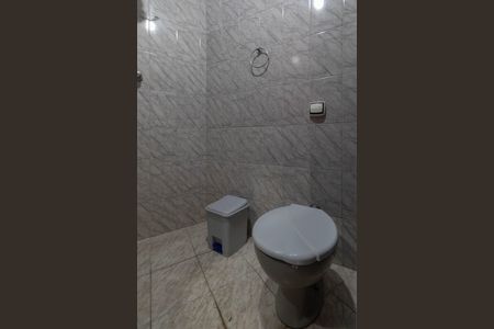Casa à venda com 120m², 4 quartos e 2 vagas Casa à venda com 120m², 4 quartos e 2 vagasBanheiro de Serviço