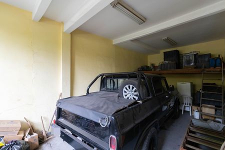 Casa à venda com 120m², 4 quartos e 2 vagas Casa à venda com 120m², 4 quartos e 2 vagasGaragem