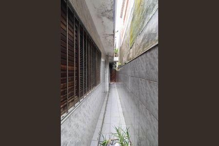 Casa à venda com 120m², 4 quartos e 2 vagas Casa à venda com 120m², 4 quartos e 2 vagasCorredor