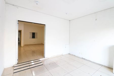 Garagem de casa para alugar com 3 quartos, 100m² em Cidade Dutra, São Paulo