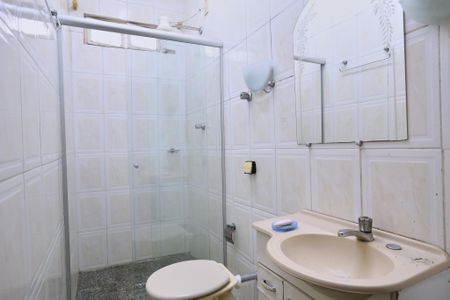 Apartamento para alugar com 115m², 2 quartos e 1 vaga Apartamento para alugar com 115m², 2 quartos e 1 vagaBanheiro da Suíte 1