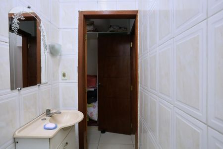 Apartamento para alugar com 115m², 2 quartos e 1 vaga Apartamento para alugar com 115m², 2 quartos e 1 vagaBanheiro da Suíte 1