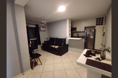 Sala de apartamento para alugar com 2 quartos, 60m² em Taquara, Rio de Janeiro