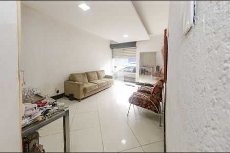 Casa à venda com 200m², 1 quarto e 1 vaga Casa à venda com 200m², 1 quarto e 1 vagaSala