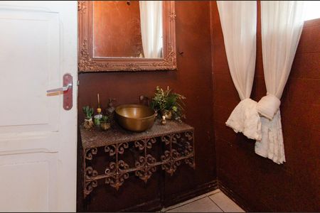 Casa à venda com 200m², 1 quarto e 1 vaga Casa à venda com 200m², 1 quarto e 1 vagaBanheiro