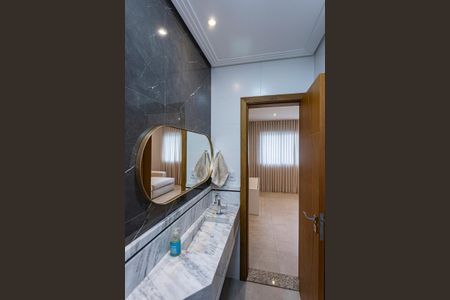 Casa à venda com 200m², 3 quartos e 6 vagasLavabo