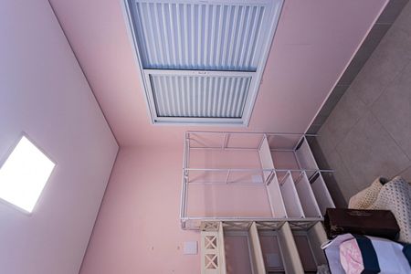 Casa à venda com 200m², 3 quartos e 6 vagasQuarto de Serviço