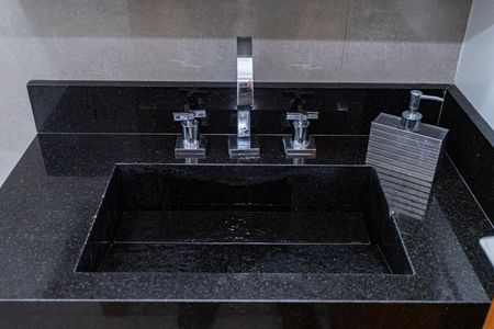 Casa à venda com 200m², 3 quartos e 6 vagasBanheiro suite 1