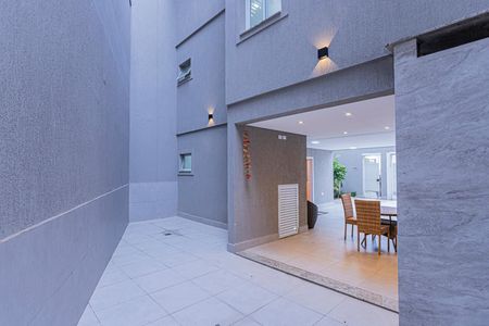 Casa à venda com 200m², 3 quartos e 6 vagasQuintal