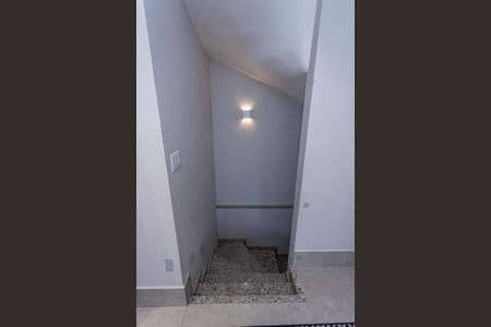 Casa à venda com 200m², 3 quartos e 6 vagasEscada