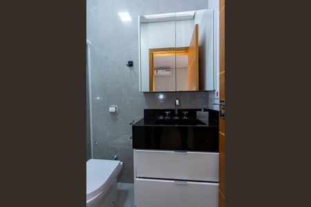 Casa à venda com 200m², 3 quartos e 6 vagasBanheiro suite 1