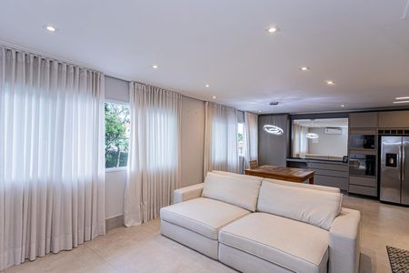 Casa à venda com 200m², 3 quartos e 6 vagasSala e cozinha