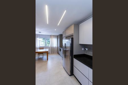 Casa à venda com 200m², 3 quartos e 6 vagasSala e cozinha