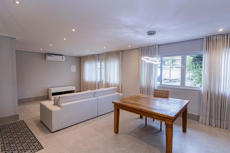 Casa à venda com 200m², 3 quartos e 6 vagasSala e cozinha