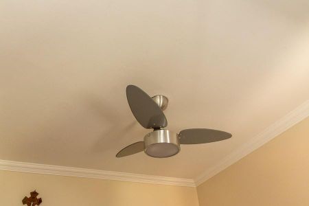 Apartamento para alugar com 80m², 3 quartos e 2 vagas Apartamento para alugar com 80m², 3 quartos e 2 vagasDEtalhe Quarto 2-Ventilador