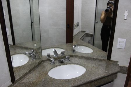 Banheiro - torneira de apartamento para alugar com 1 quarto, 50m² em Setor Oeste, Goiânia